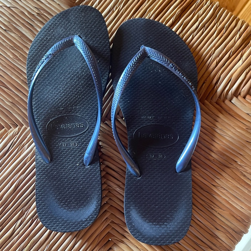 Havaianas flip flops 2 pairs lot
